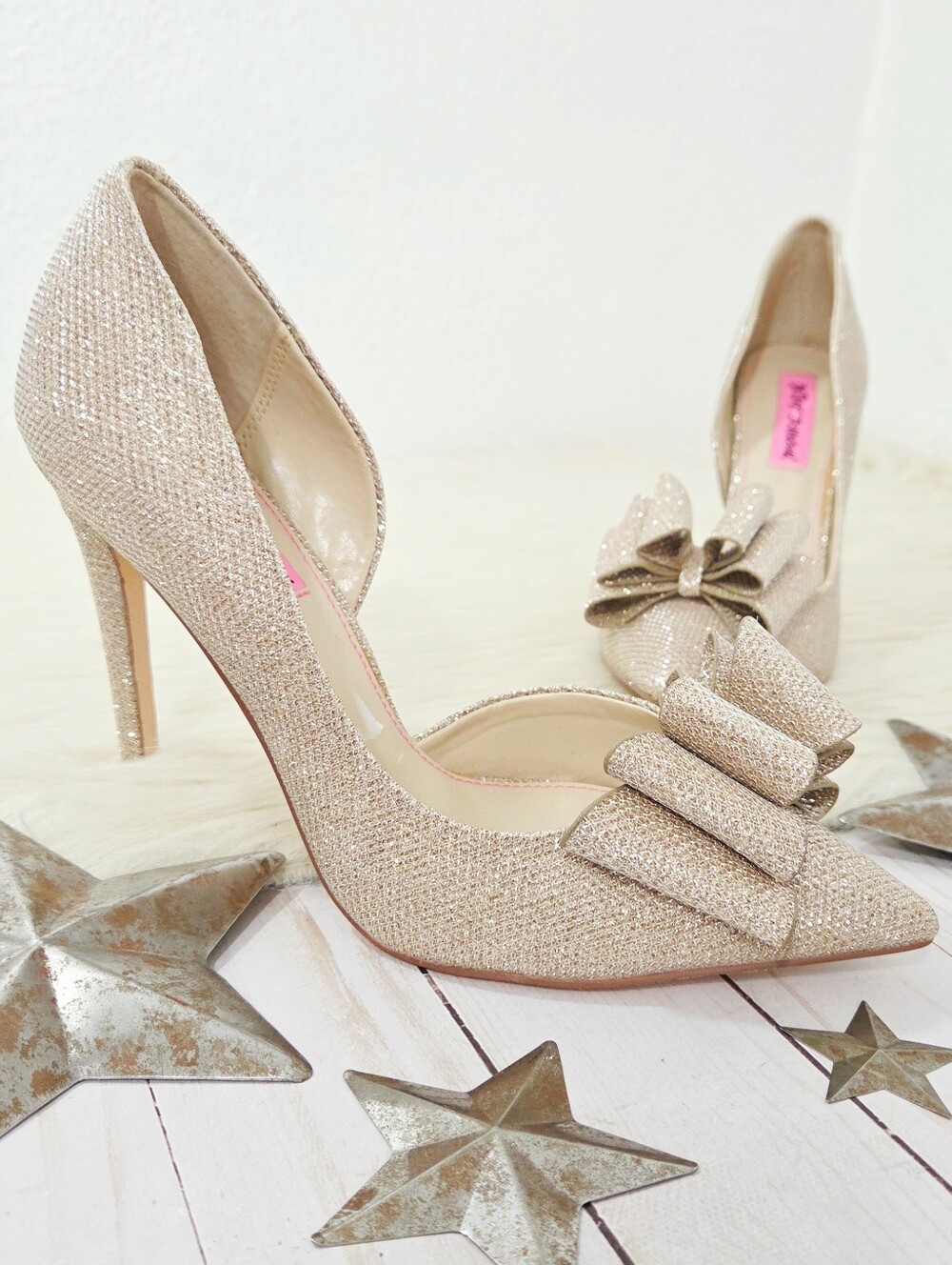Betsey Johnson Prince D'orsay heels metallic gold bow pumps women's size 8 - Picture 2 of 8